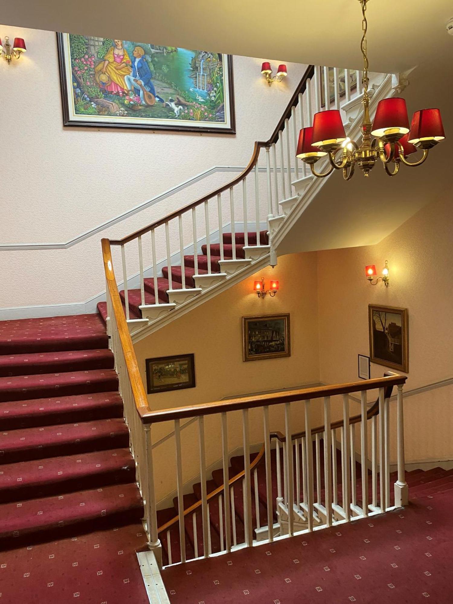 The Royal Victoria & Bull Hotel Rochester  Eksteriør bilde